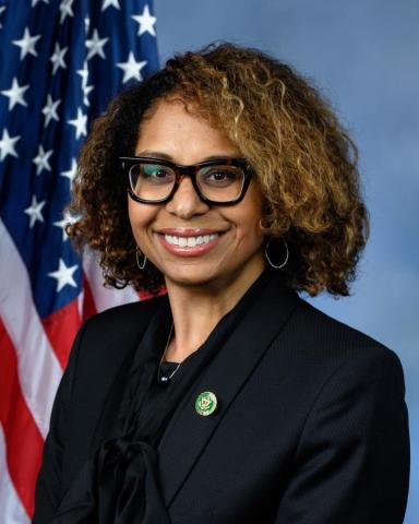 Photo of Sydney Kamlager-Dove